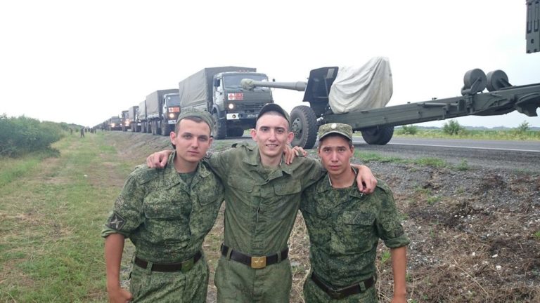 ВОТ И ВСЁ! Идут Колоннами: Военные РФ С Семьями Покидают Оккупированный Донбасс