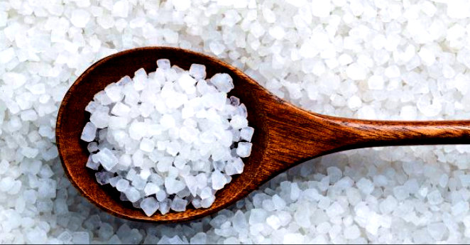 Биолог развенчала миф об употреблении соли! Организм человека нуждается в…