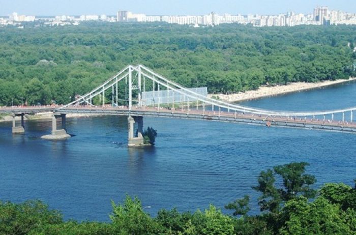 Украинцев предупредили об опасности! Вода в Днепре превратилась в страшную жижу! (ФОТО)