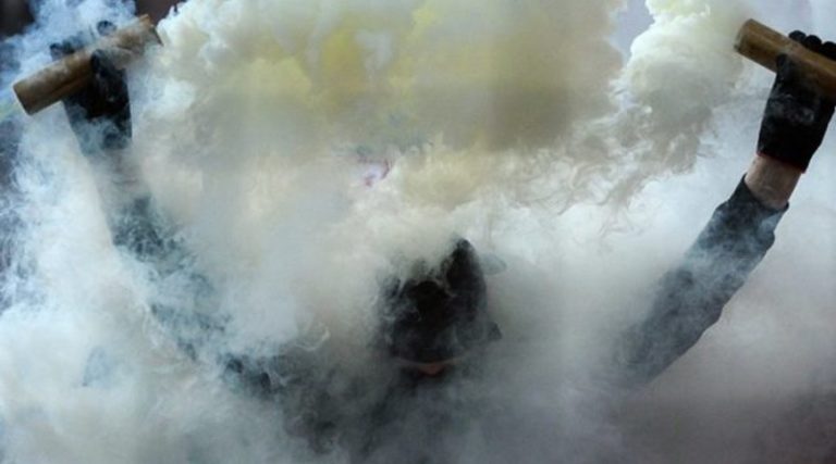 Геть! Атаковано Ocean Plaza у Києві, вулицю затягує димом! (ФОТО,ВІДЕО)