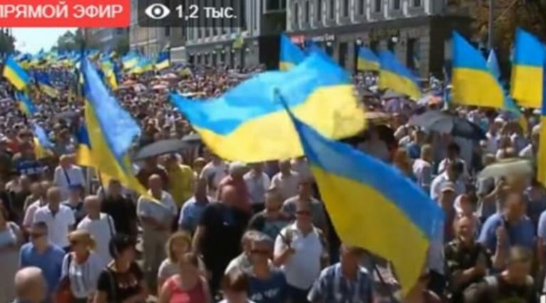 Ви тільки подивіться скільки нас зібралось. Хресна хода і молитва за Україну та Єдину ППЦ. Прямий ефір