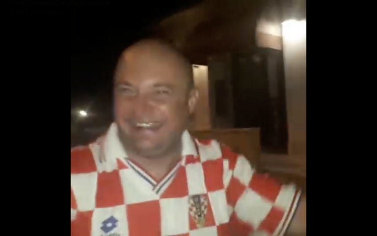Це відео треба побачити! Українка в Хорватії сьогодні зустріла місцевих футбольних вболівальників. Дивіться, що було далі…