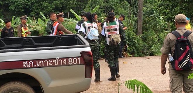 В Таиланде из пещеры освобождены первые двое детей! В ближайшее время ожидается выход на поверхность еще …