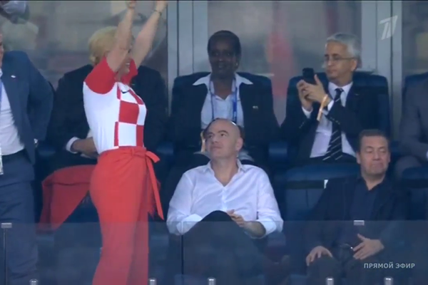 “Станцювала перед Медведєвим що той аж відвернувся”: президент Хорватії яскраво відсвяткувала другий гол у ворота росіян