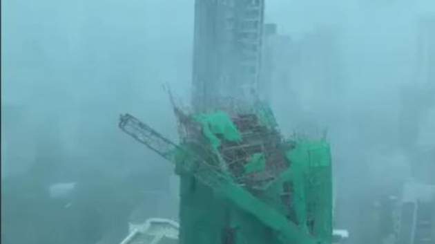 Рушатся стройки и вылетают окна! Тайфун уничтожает целое побережье! (ВИДЕО)