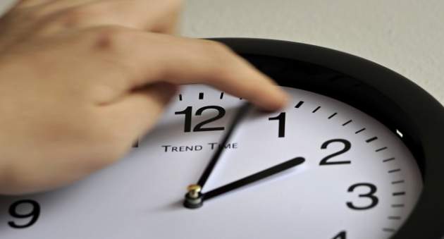 Експерт пояснив, чому в Україні відмовляться від переведення годинників!