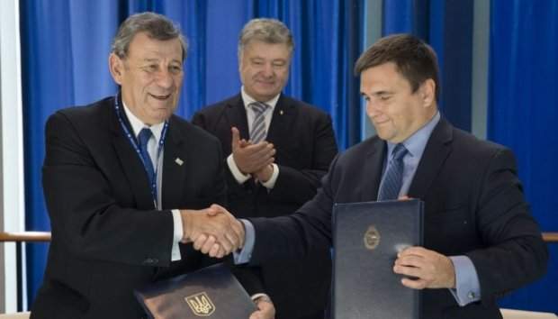 Україна підписала безвіз з ще однією країною!