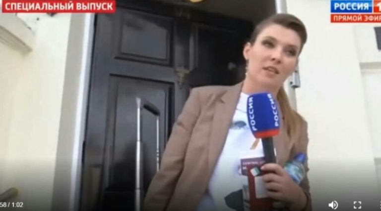 Відео. Пропагандистка “Россия 1” Скабєєва прилетіла до Британії у справі Скрипаля. Але її чекав “сюрприз” від британців.