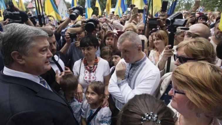 Звичайне бла-бла-блакання! Ніцой розкритикувала Порошенка за вдавану “українськість”!