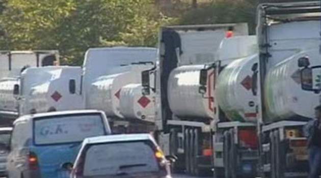 В Україні почалася “бензинова лихоманка”! Експерти розповіли, чого чекати!