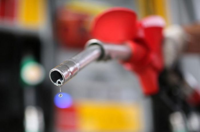 На українських АЗС різко змінилися ціни на бензин!