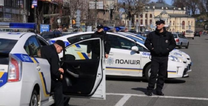 Досить боятися! В єдності сила. Небайдужі українці зупинили поліцейське беззаконня! (ВІДЕО)