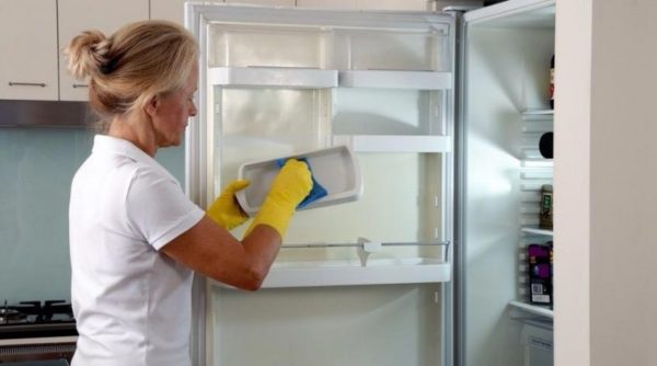 Я давно так роблю, і в моєму холодильнику завжди приємно пахне. 10 корисних порад, якими користуються навіть шеф-кухарі!