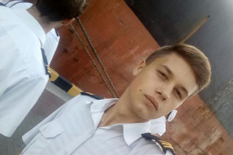 Сім’я наймолодшого захопленого українського моряка зробила відчайдушну заяву. Дивuтись всім!