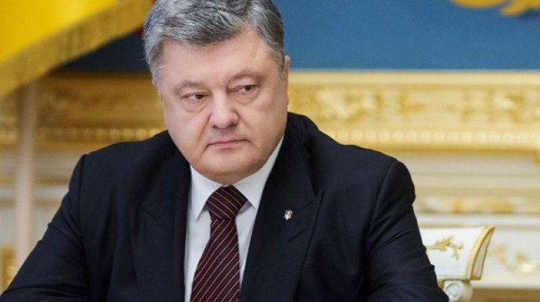 Не зважаючu на свій вихідний, президент Порошенко прийняв важливе рішення по війні з Росією.