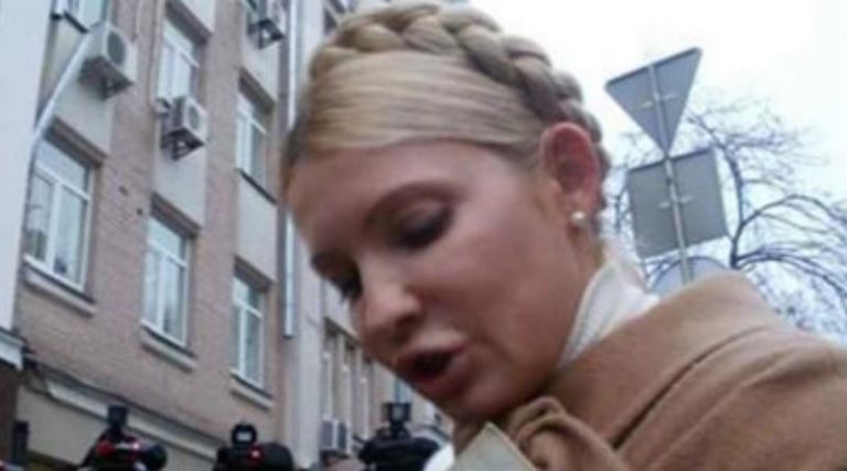 Тимошенко приїхала в Коломию, подuвіться що, зробили коломияни коли вона вийшла на сцену (відео)