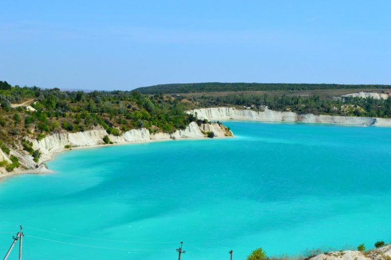 Блакитні лагуни в Україні: найчистіші озера та кар’єри для купання