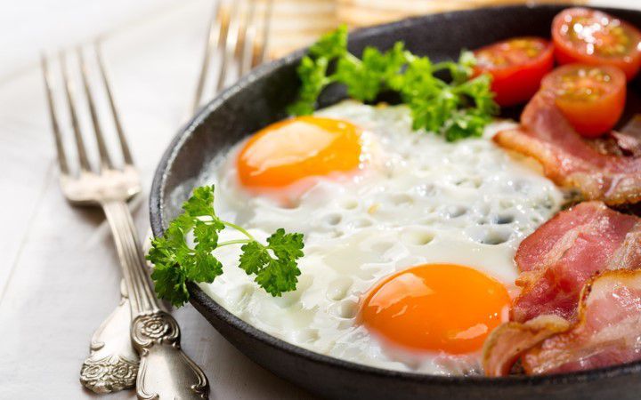 Яєчня по-селянськи: гарячий сніданок за 5 хвилин! Неймовірно смачно!