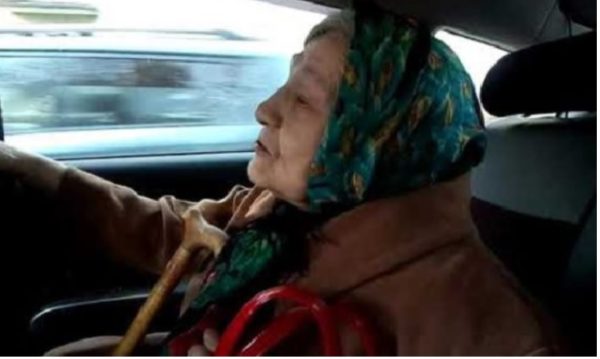 Вперше в житті я не взяв гроші з пасажирки. Все тому, що дізнався куди їде ця 90-річна бабуся..