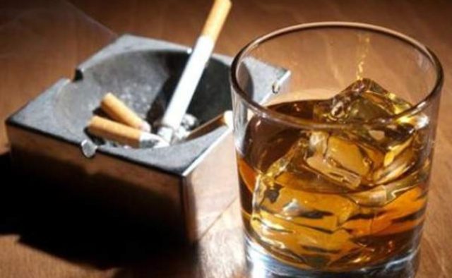 Ціни на алкоголь і тютюнові вироби злетять! “Пачка сигарет від ста гривень!”