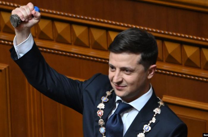Перший місяць Зеленського: як українці оцінюють роботу нового Президента!