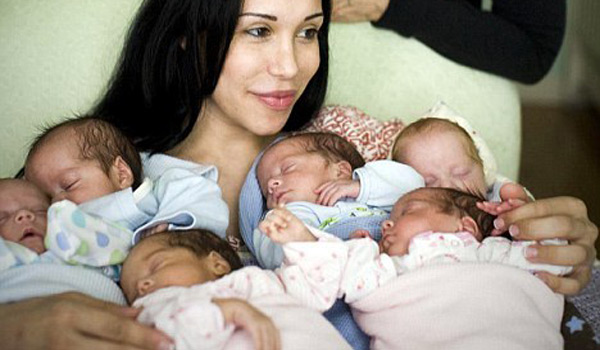 Пам’ятаєте цю неймовірну жінку, яка в 2010 році народила вісім дітей? Тількu подивіться, як виглядають її діти сьогодні!