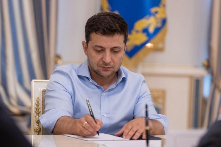 28 років українці цього чекали: Зеленський вносить в Раду невідкладний закон