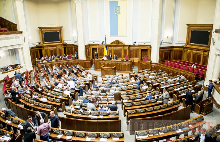 Без депутатів “зі стажем”, але з безробітними! Склад нового парламенту України!