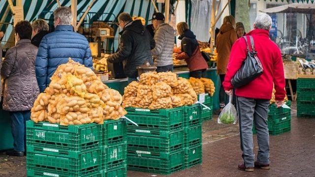 ТЕРМІНОВО! Ціни на картоплю б’ють рекорди: українців попередили, до чого готуватися вже восени
