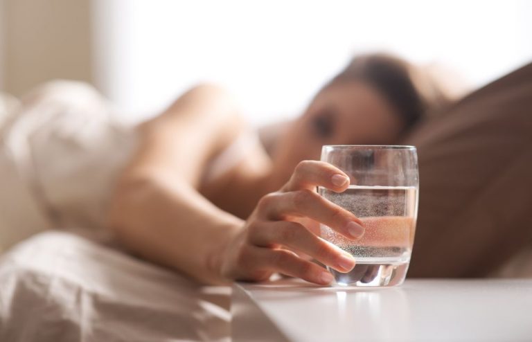 Корисно знати! 6 випадків, коли потрібно обов’язково випити склянку води!
