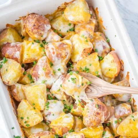 Картопля з беконом і сиром в духовці — просто і смачно!