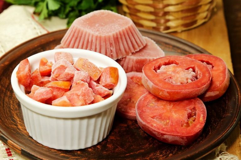 Як заморозити помідори на зиму! Три простих способи заморожування і зберігання томатів!