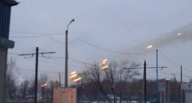 Прямо зараз в Донецьку йде важкий бій: Шквальний вогонь, гудуть всі райони міста