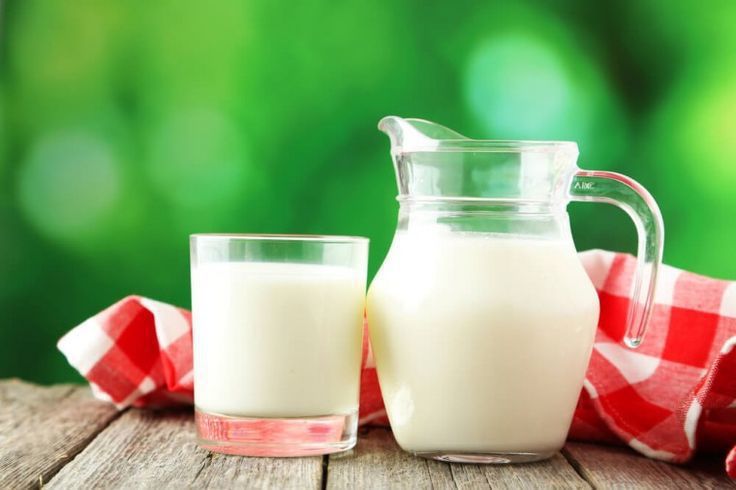 Вчені довели, що знежирене молоко здатне уповільнити старіння організму людини!