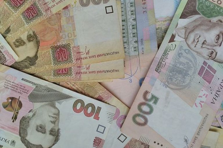 Курс гривні щодо іноземних валют станом на 22 січня 2020 року!