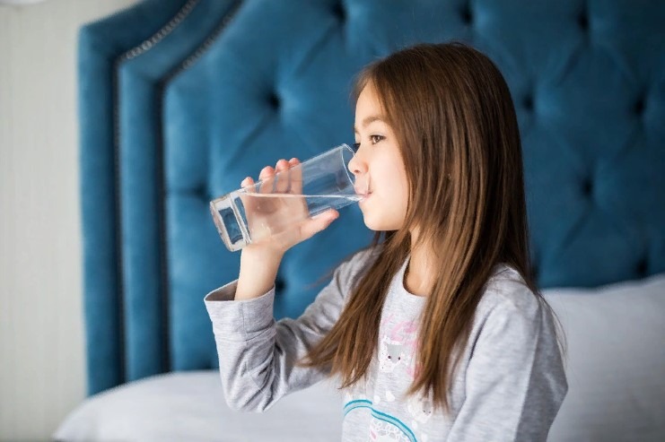 0сь чому діти завжди просять попити води перед сном!