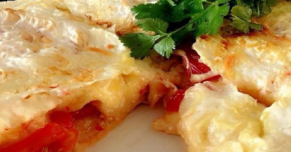 Оригінальний, швидкий і дуже смачний пиріг з лаваша з сиром і помідорами!
