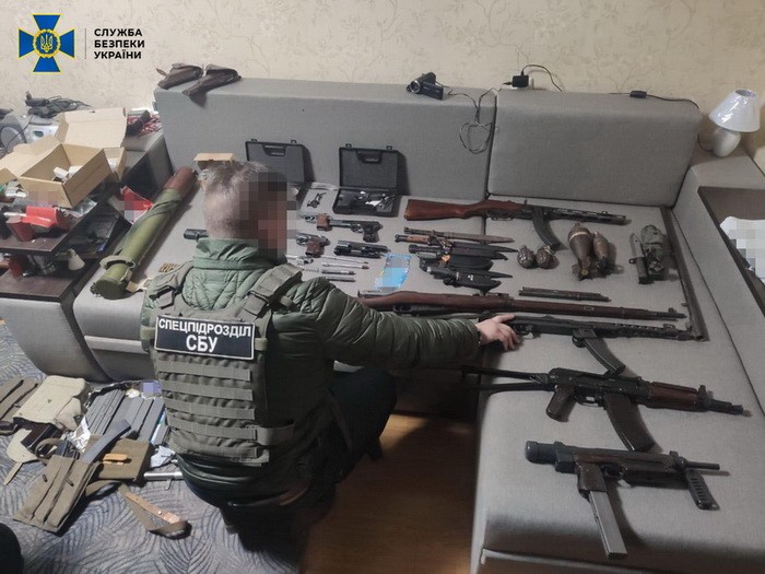 В Одесі СБУ попередила нелегальний продаж зброї з району проведення ООС (відео)