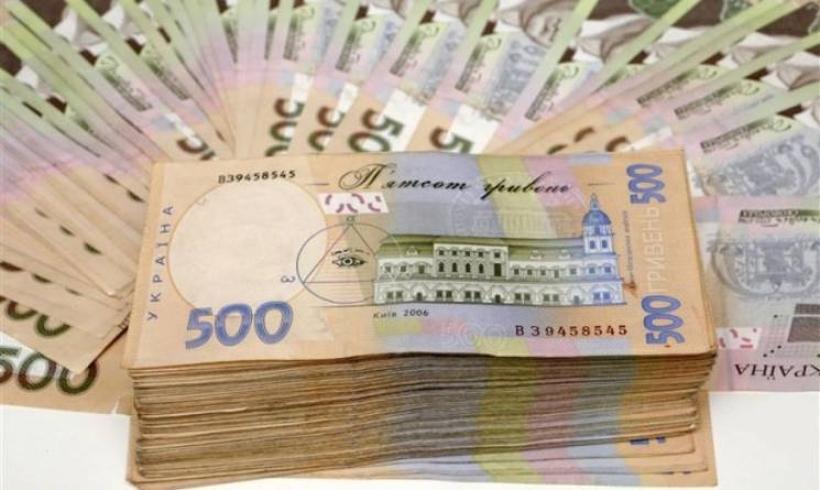 Українцям роздадуть по 2200 гривень! Кому передбачені виплати!