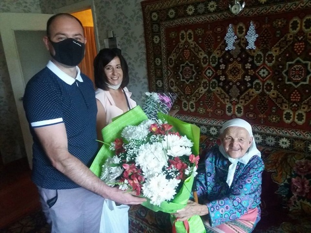 Сьогодні своє 105-річчя святкує Феодосія Олександрівна Петрова, яка народилася 1915 року Підтримаймо Лайком