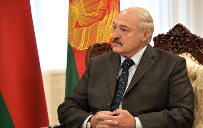 Лукашенко про зміну влади: те, що сталося в Україні, буде квіточками