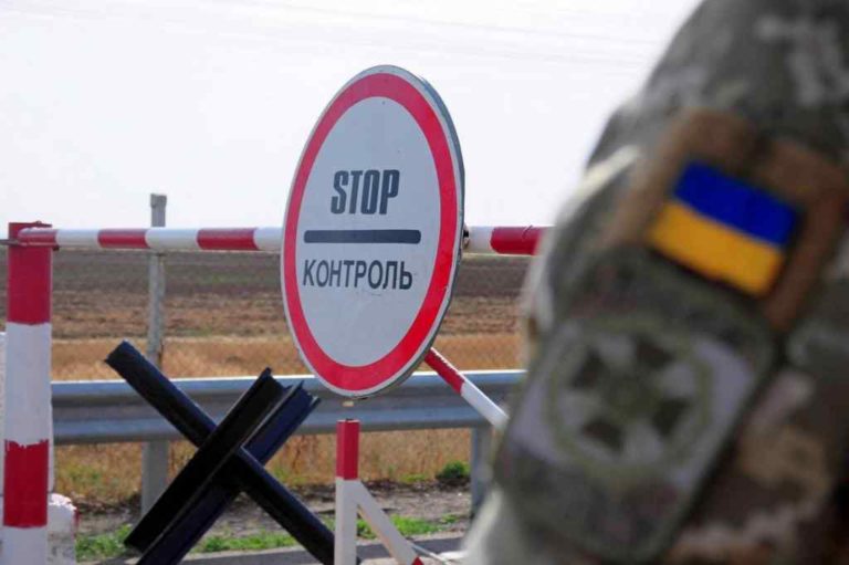 Закриття кордонів: Кабмін змінив правила в’їзду в Україну. Що потрібно знати