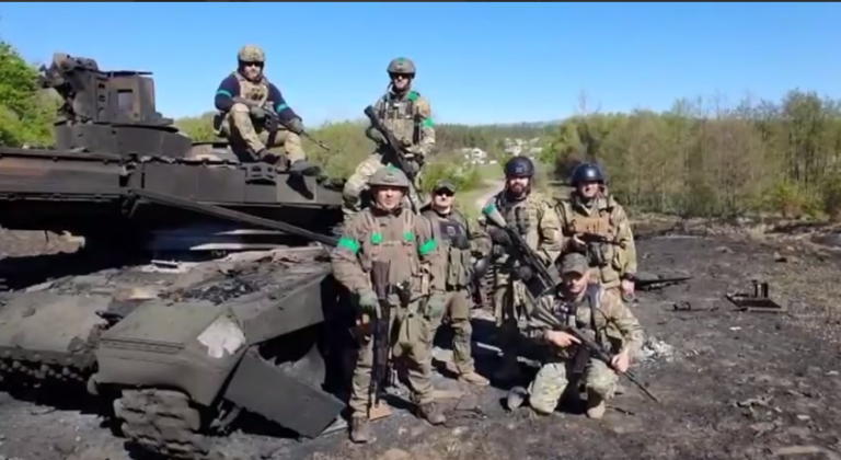 “Помстилися”: на Харківщині українські захисники знищили російський танк Т-90 (відео)