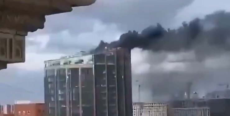 На півдні Москви горить бізнес-центр DM Tower (відео)