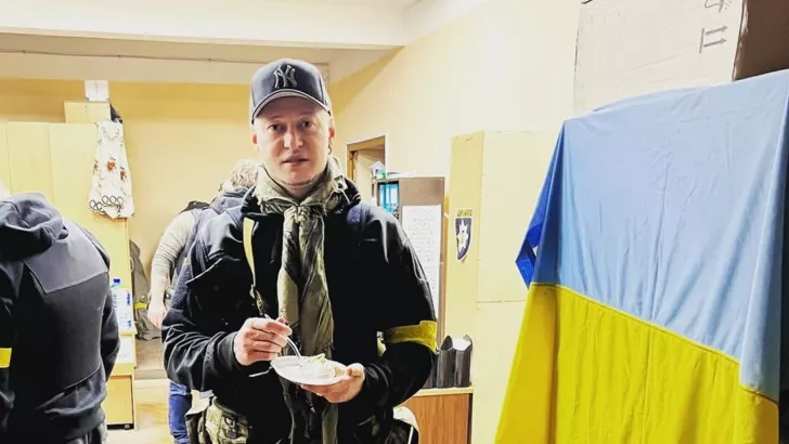 Лідер “Бумбоксу” Андрій Хлuвнюk п0їхав на схід Українu
