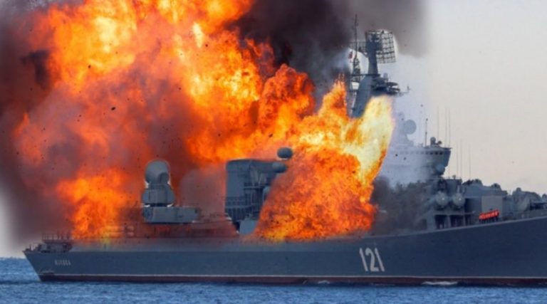 Поблизу Севастополя згорів і пішов до “Москви” російський корабель «Павел Державин»